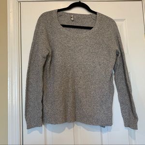 Madewell light gray sweater with notched sides